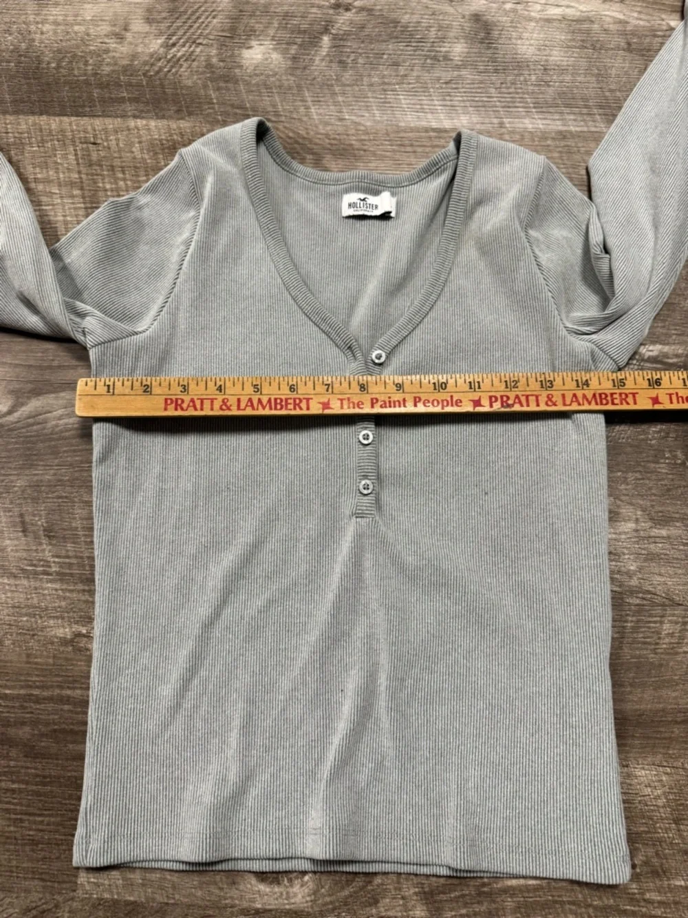 Hollister Ribbed Long Sleeve Shirt Size Large - Picture 6 of 8